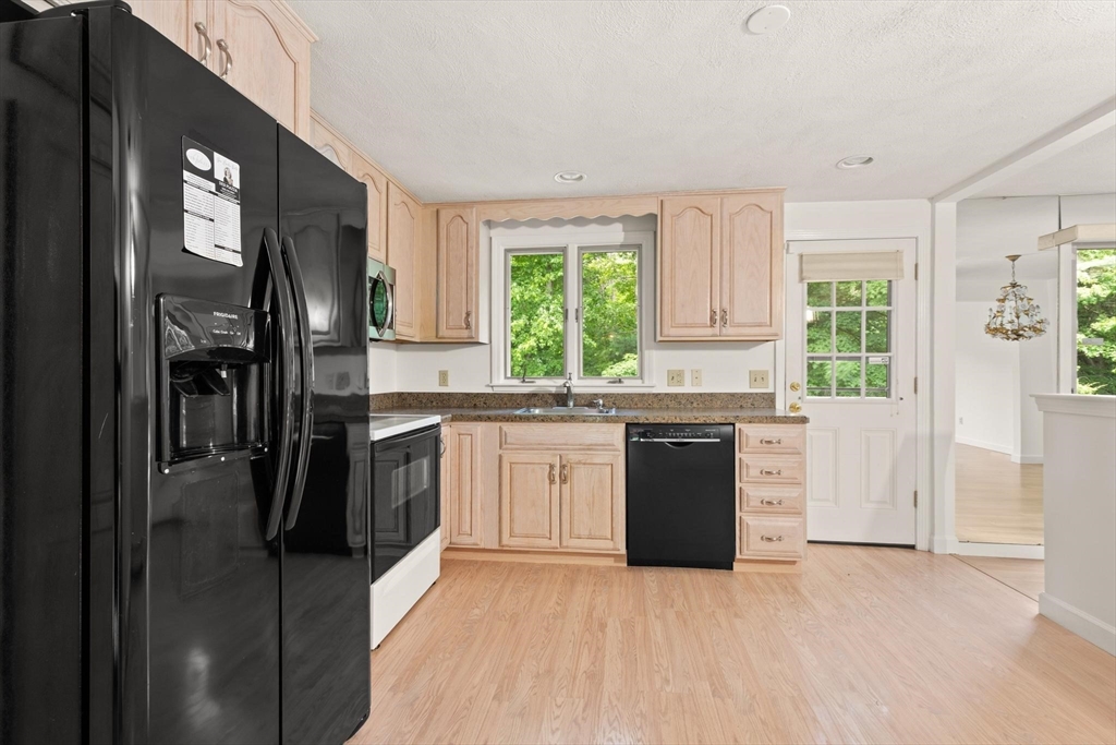 21 Clarke Street Sharon, MA 02067 - Photo 15 of 39