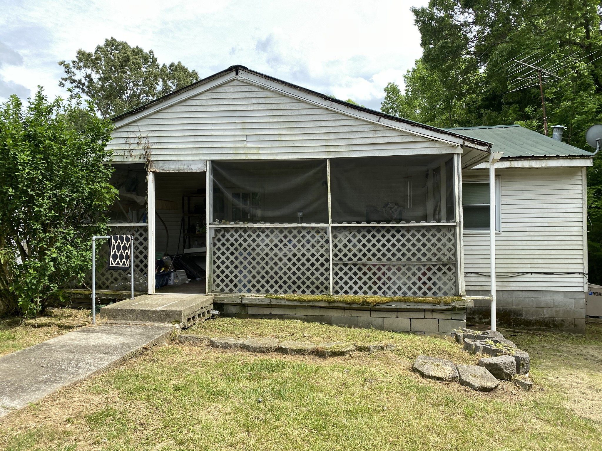 1839 Mosley Ferry Road Chapmansboro, TN 37035 - Photo 7 of 8 Gallery Image 7
