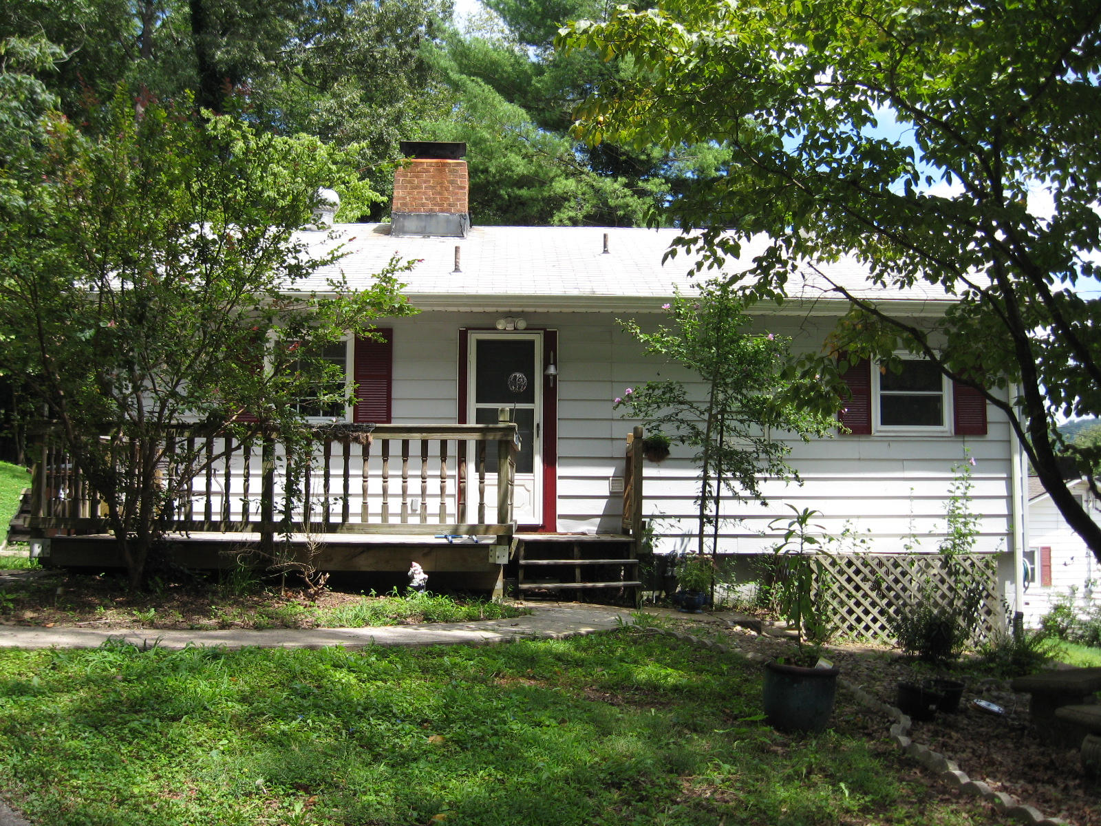 104 Taylor Road Oak Ridge, TN 37830 - Photo 2 of 21 1335
