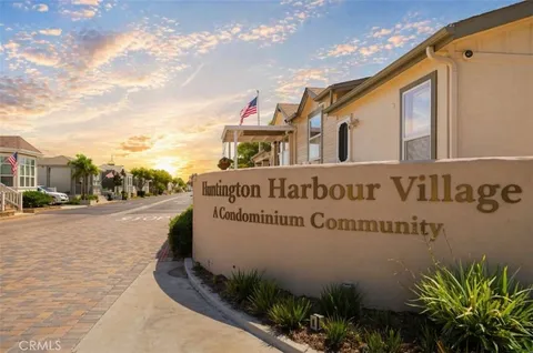 $895,000 | 4252 Lahaina Drive, Huntington Beach, CA 92649