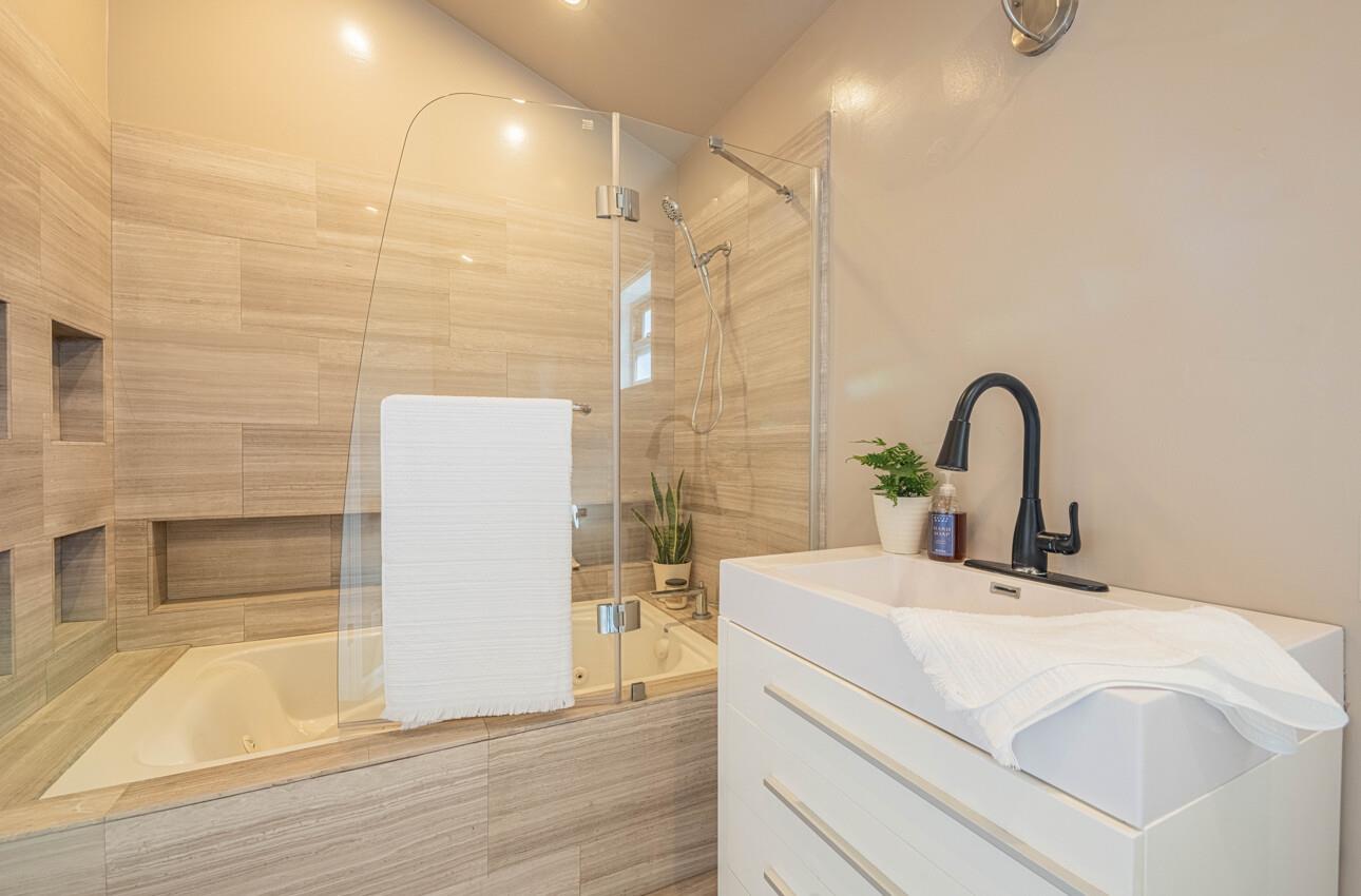 1113 Presidio Boulevard Pacific Grove, CA 93950 - Photo 18 of 35