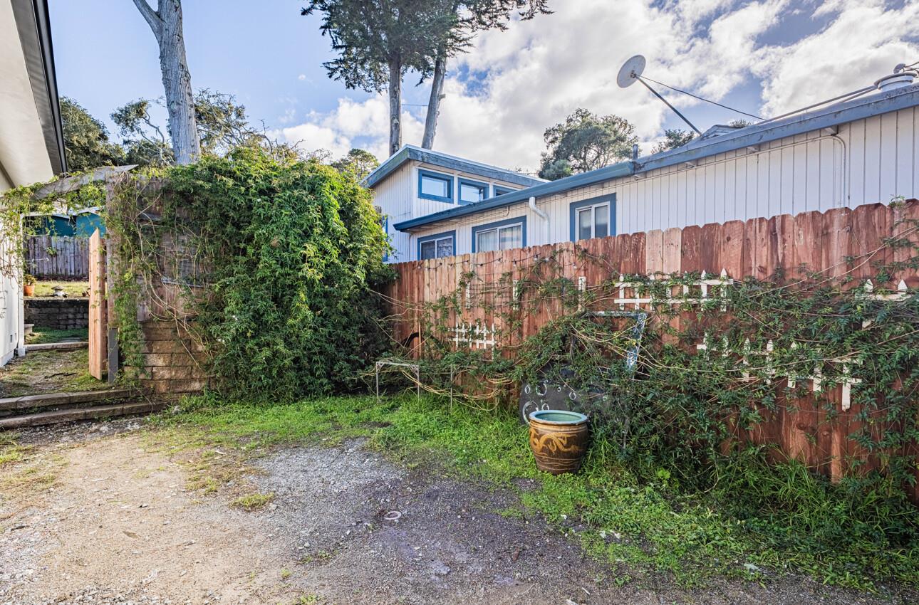 1113 Presidio Boulevard Pacific Grove, CA 93950 - Photo 28 of 35