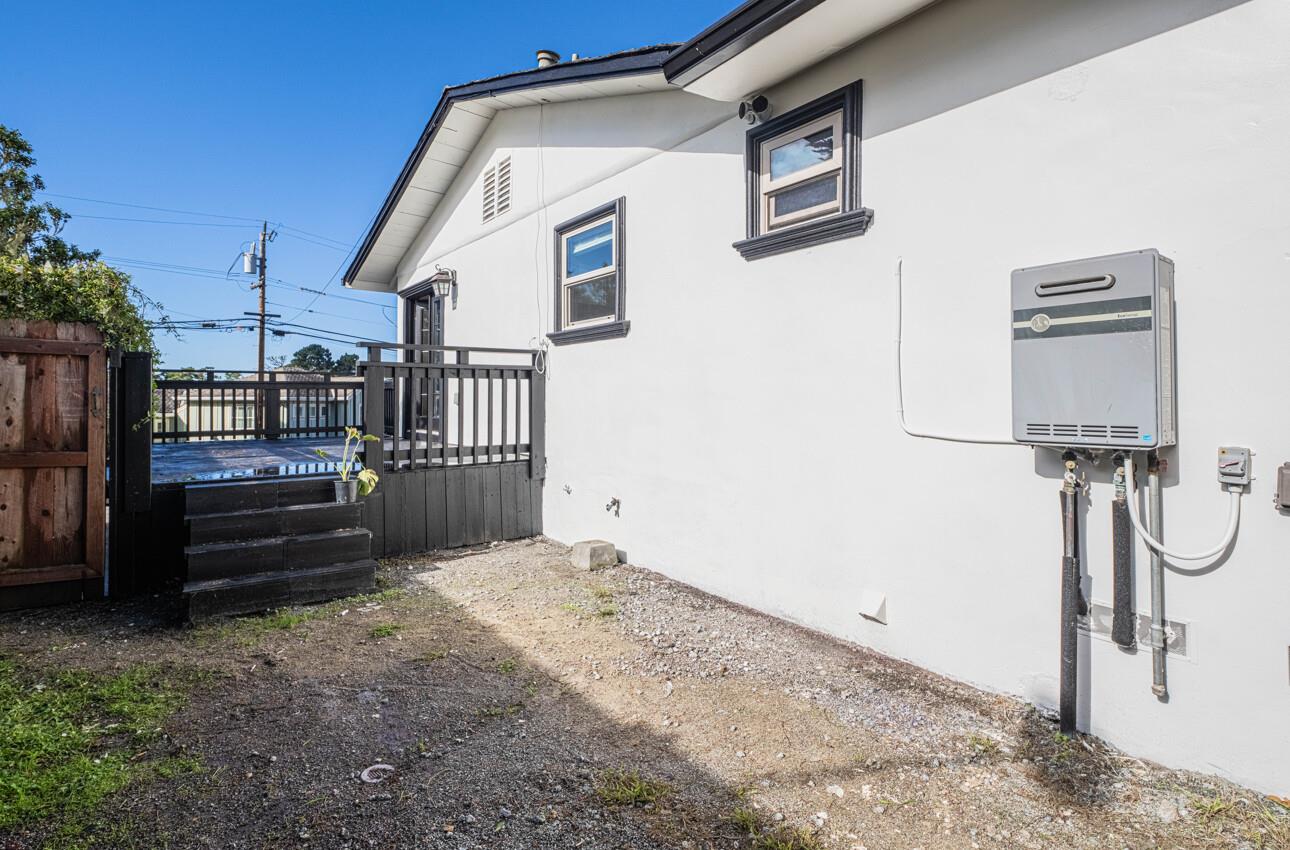 1113 Presidio Boulevard Pacific Grove, CA 93950 - Photo 29 of 35