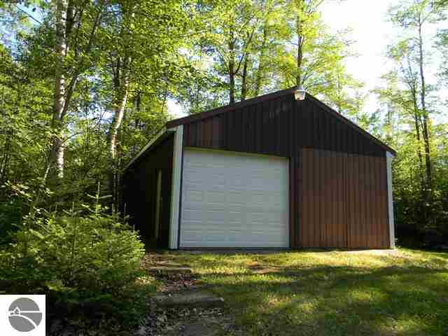 1137 Schemp Road Lupton, MI 48635 - Photo 3 of 23 1749088-2.JPG