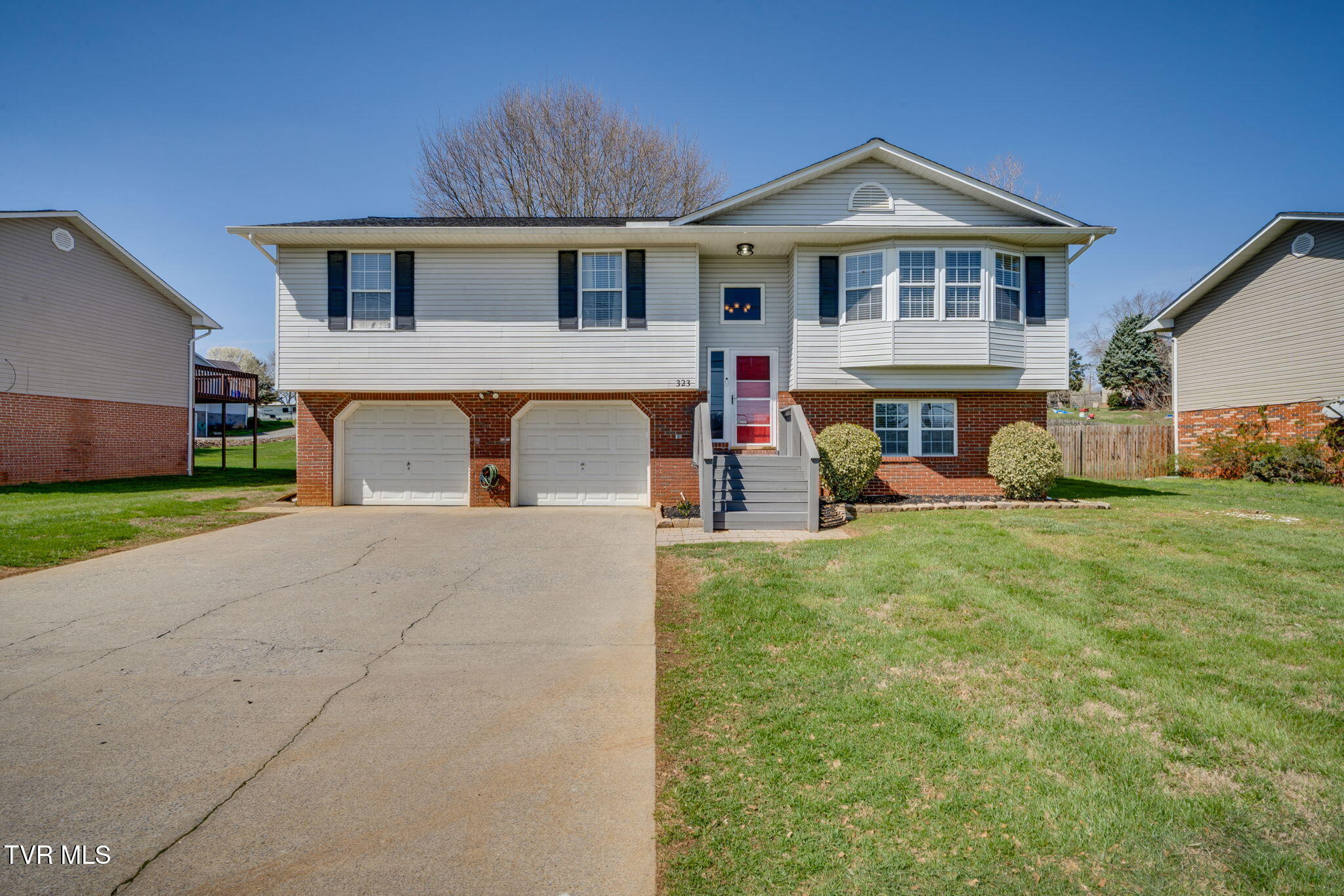 323 Gray Station Road Gray, TN 37615 - Photo 1 of 26 001