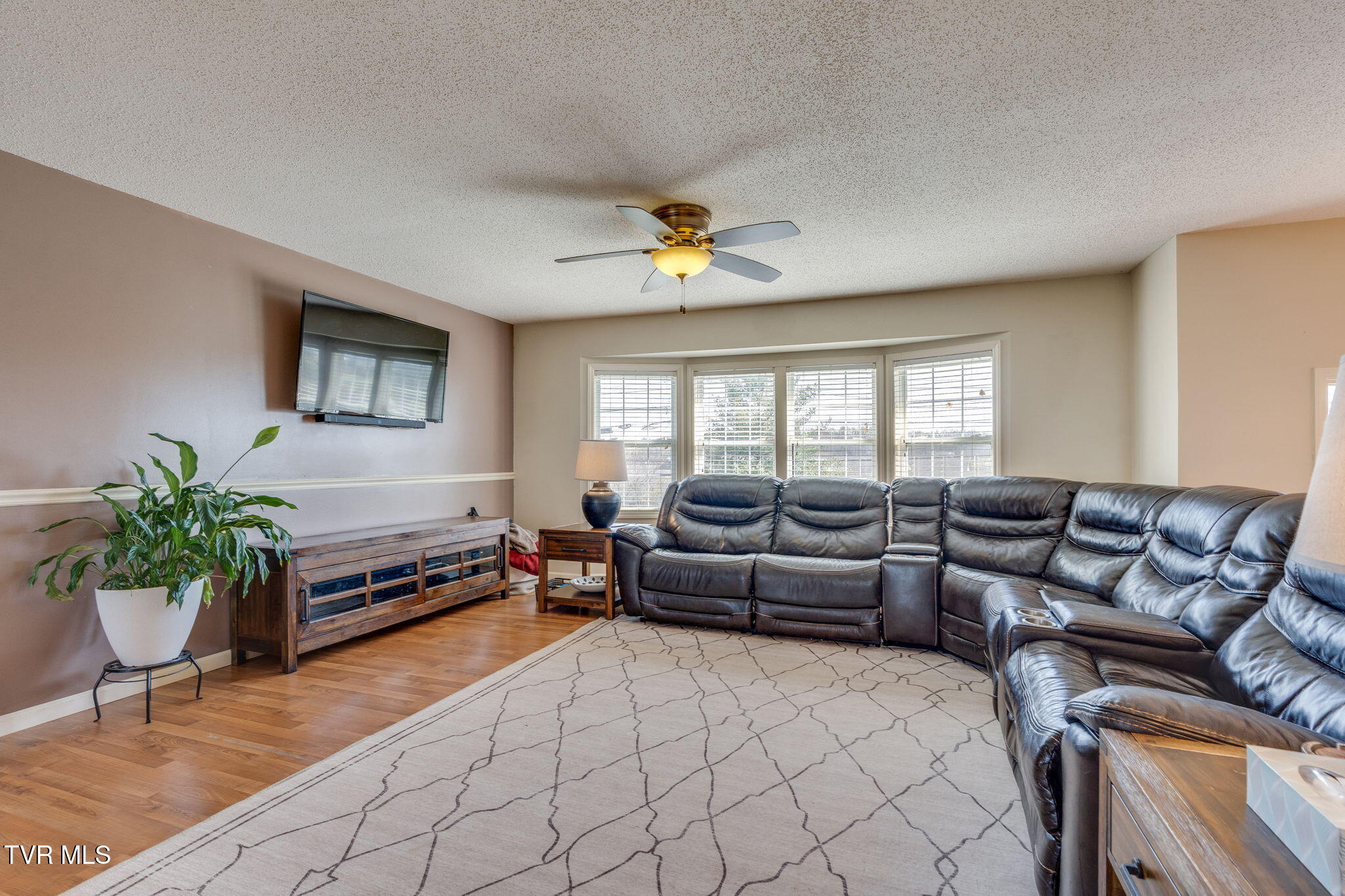 323 Gray Station Road Gray, TN 37615 - Photo 4 of 26 004