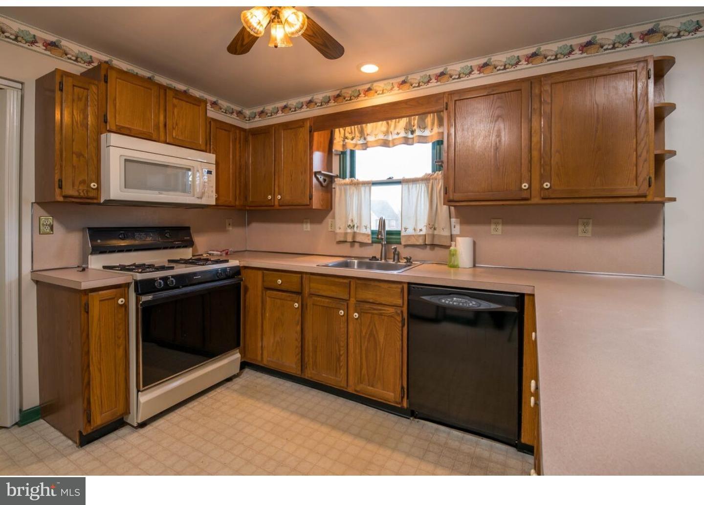 29 Rim View Lane Reading, PA 19607 - Photo 8 of 15