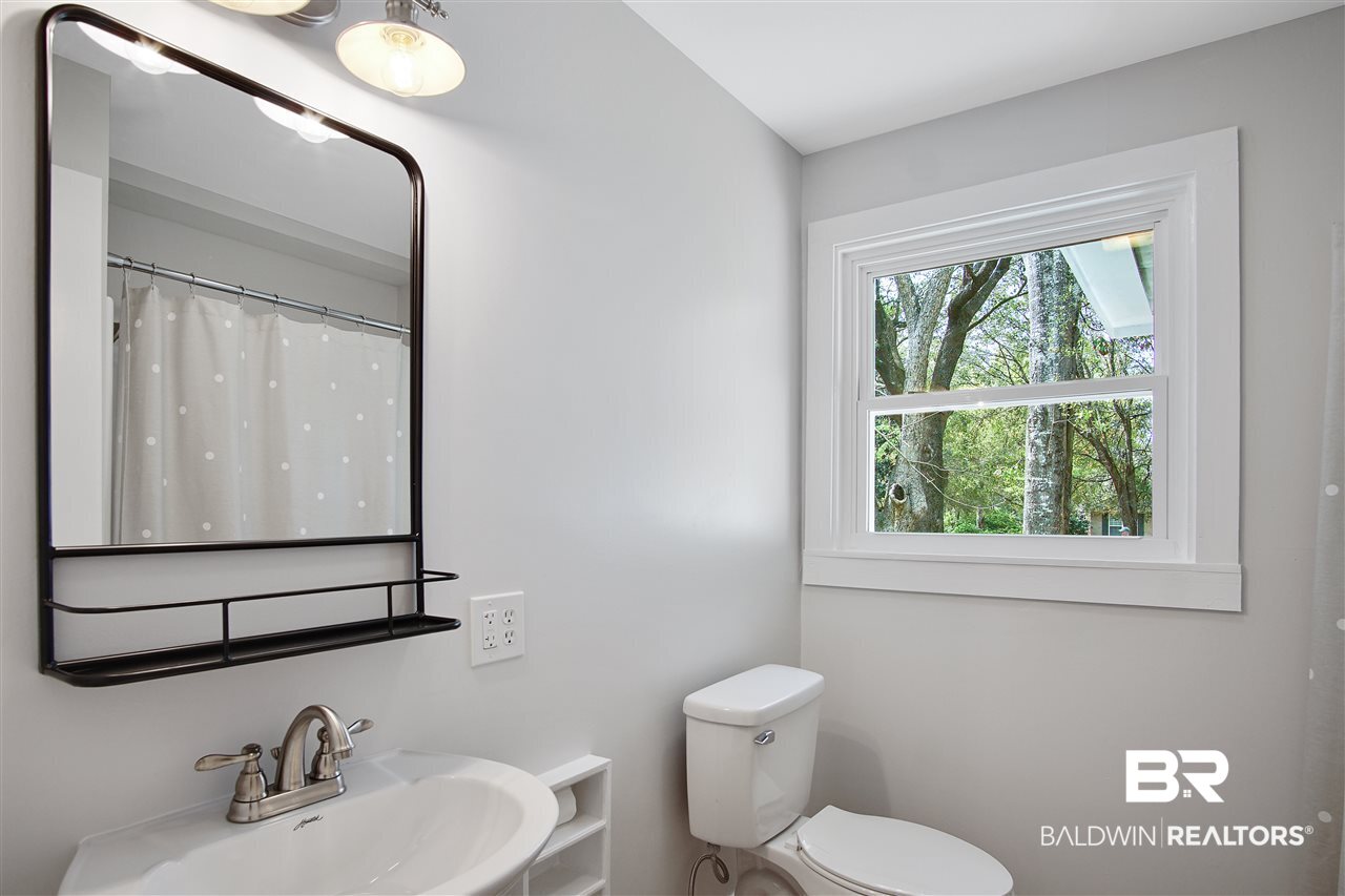 6940 Viola Road Gulf Shores, AL 36542 - Photo 16 of 28 Master Bathroom