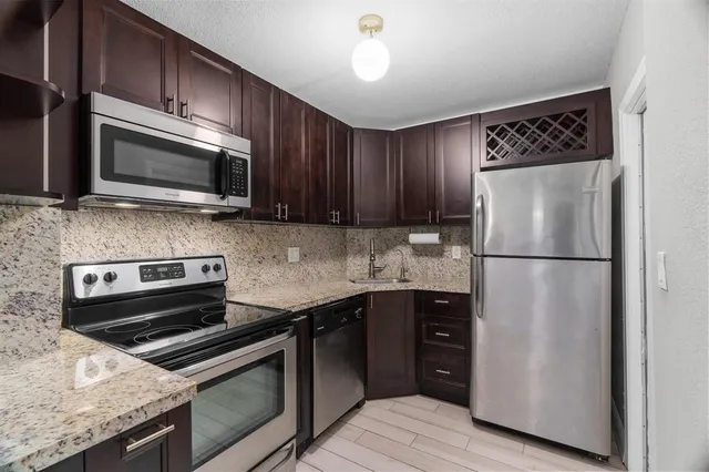 $1,500 | 124 Northeast 19th Court, Unit 106B, Wilton Manors, FL 33305