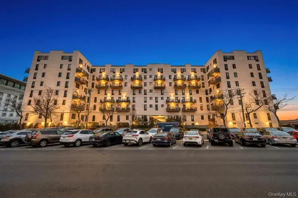 $32,000 | 100 West Broadway, Unit 2BB, Long Beach, NY 11561