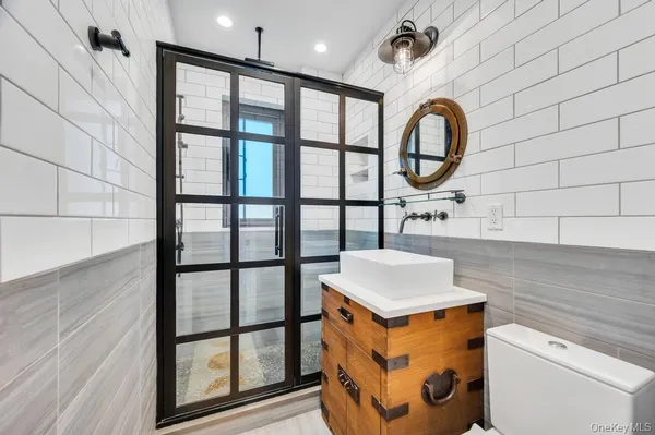 $32,000 | 100 West Broadway, Unit 2BB, Long Beach, NY 11561
