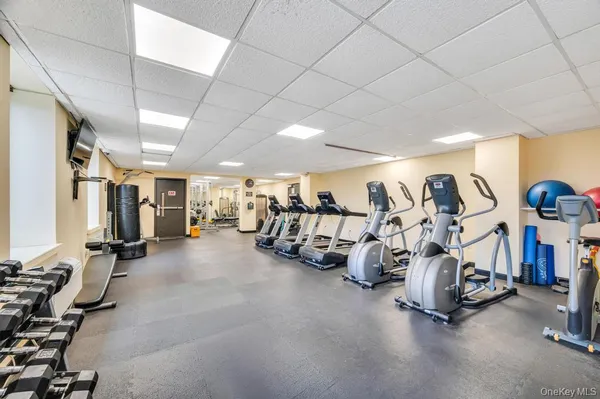 $32,000 | 100 West Broadway, Unit 2BB, Long Beach, NY 11561