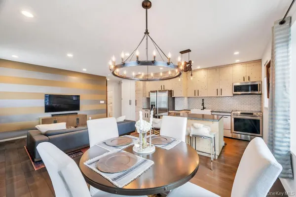 $32,000 | 100 West Broadway, Unit 2BB, Long Beach, NY 11561