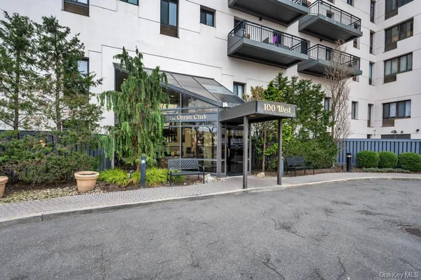 $32,000 | 100 West Broadway, Unit 2BB, Long Beach, NY 11561