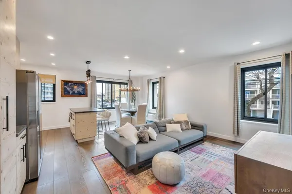 $32,000 | 100 West Broadway, Unit 2BB, Long Beach, NY 11561