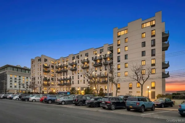 $32,000 | 100 West Broadway, Unit 2BB, Long Beach, NY 11561