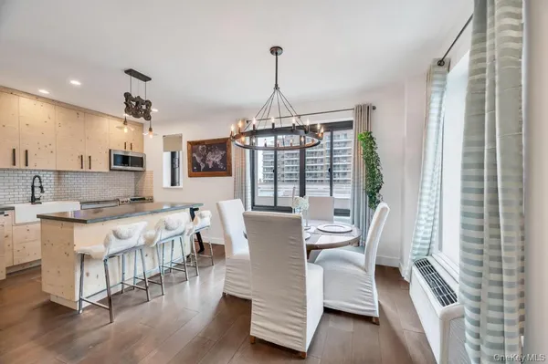 $32,000 | 100 West Broadway, Unit 2BB, Long Beach, NY 11561