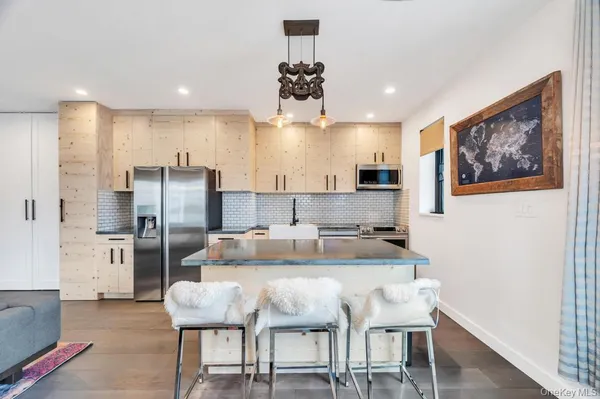 $32,000 | 100 West Broadway, Unit 2BB, Long Beach, NY 11561