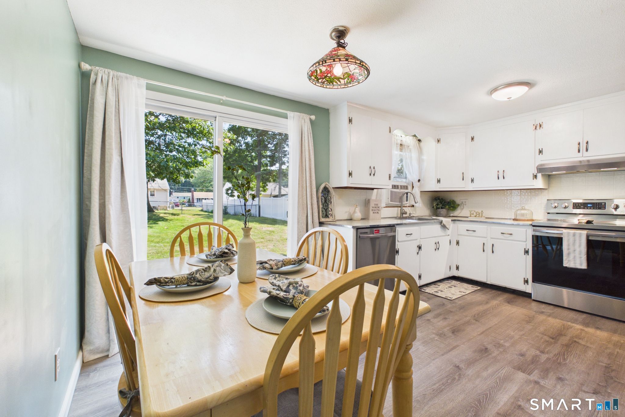 15 Gary Road Enfield, CT 06082 - Photo 6 of 28