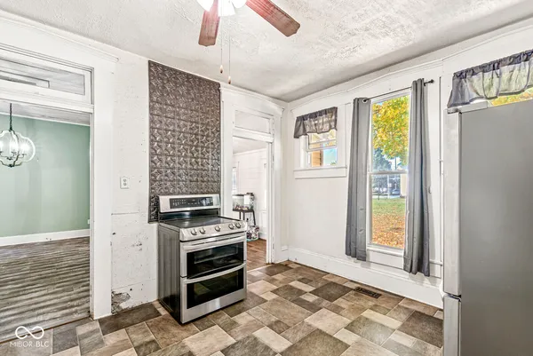 $159,900 | 208 West Main Street, Mount Summit, IN 47362