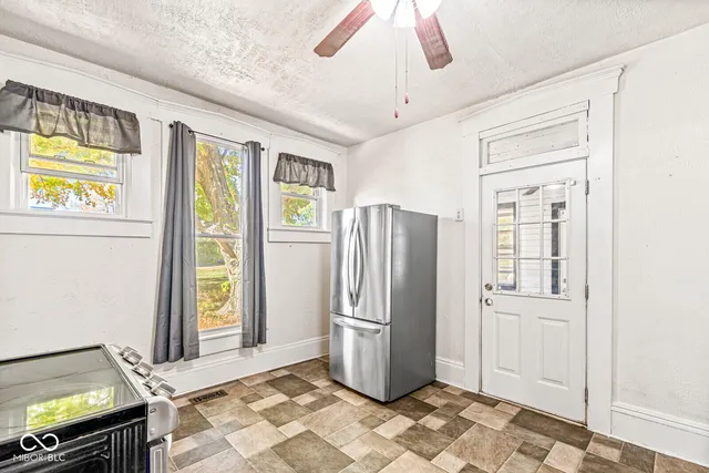 $159,900 | 208 West Main Street, Mount Summit, IN 47362