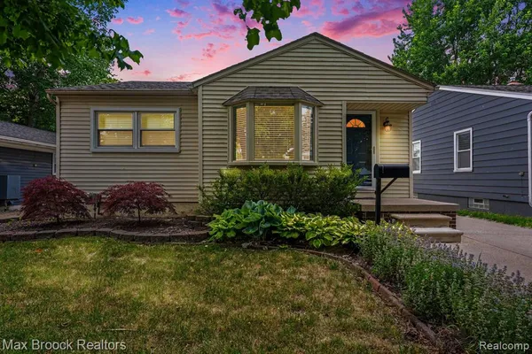 $215,000 | 1908 Guthrie Avenue, Royal Oak, MI 48067