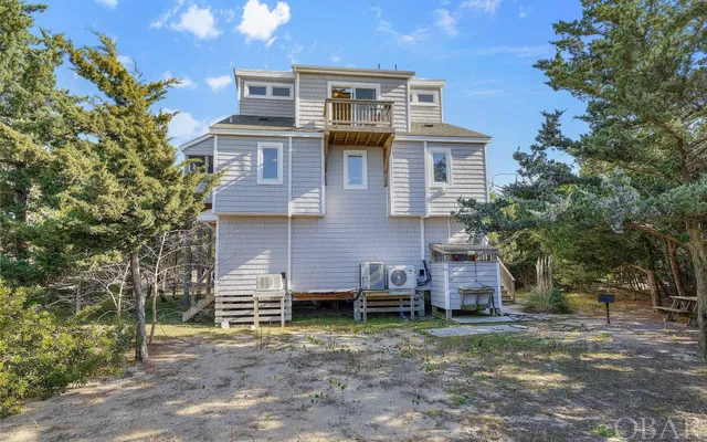 $649,000 | 25056 Sea Vista Court, Waves, NC 27982