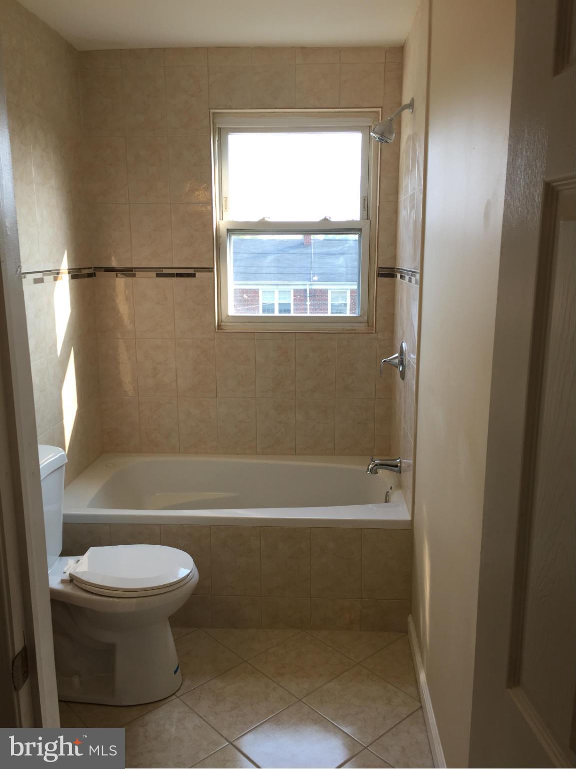 1635 Northbourne Road Baltimore, MD 21239 - Photo 14 of 21 Bath