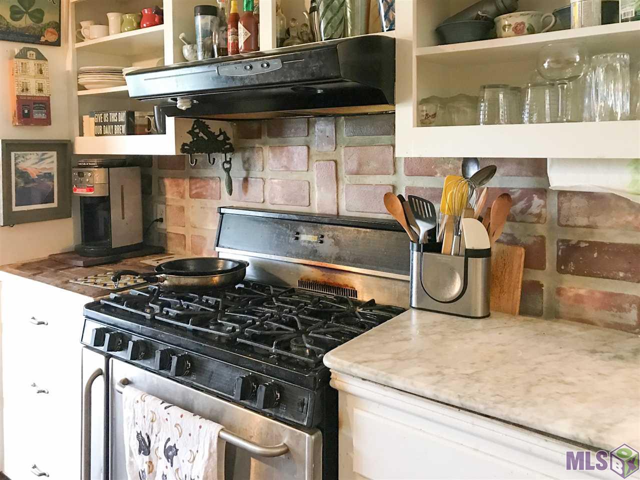 4207 Felix Lee Road Ethel, LA 70730 - Photo 4 of 13 Gas range/good cook's choice