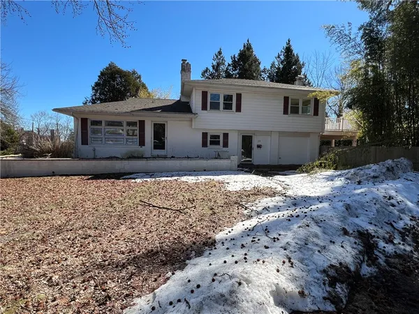 $659,900 | 28 Hilltop Drive, Warwick, RI 02818
