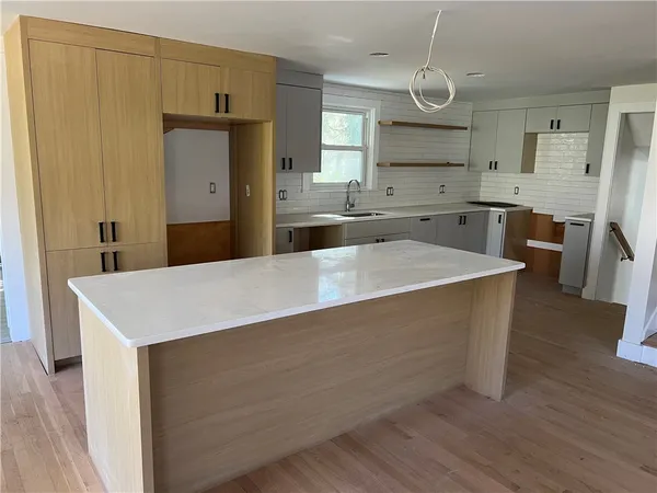$659,900 | 28 Hilltop Drive, Warwick, RI 02818