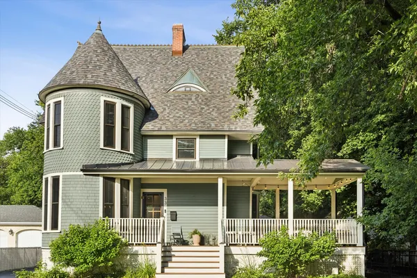 33 South Cowley Road, Riverside, IL 60546