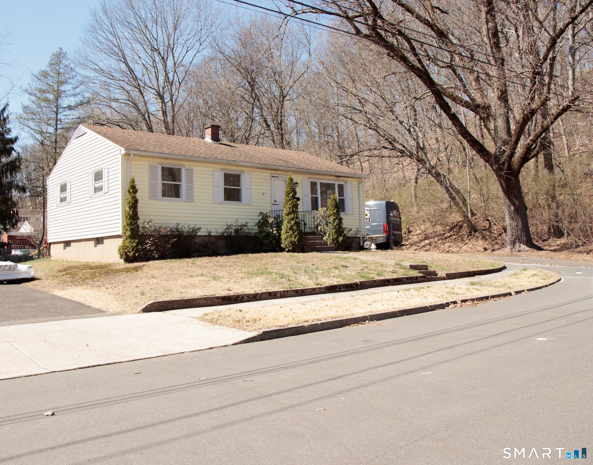 5 Assumption Street New Haven, CT 06513 - Photo 2 of 16