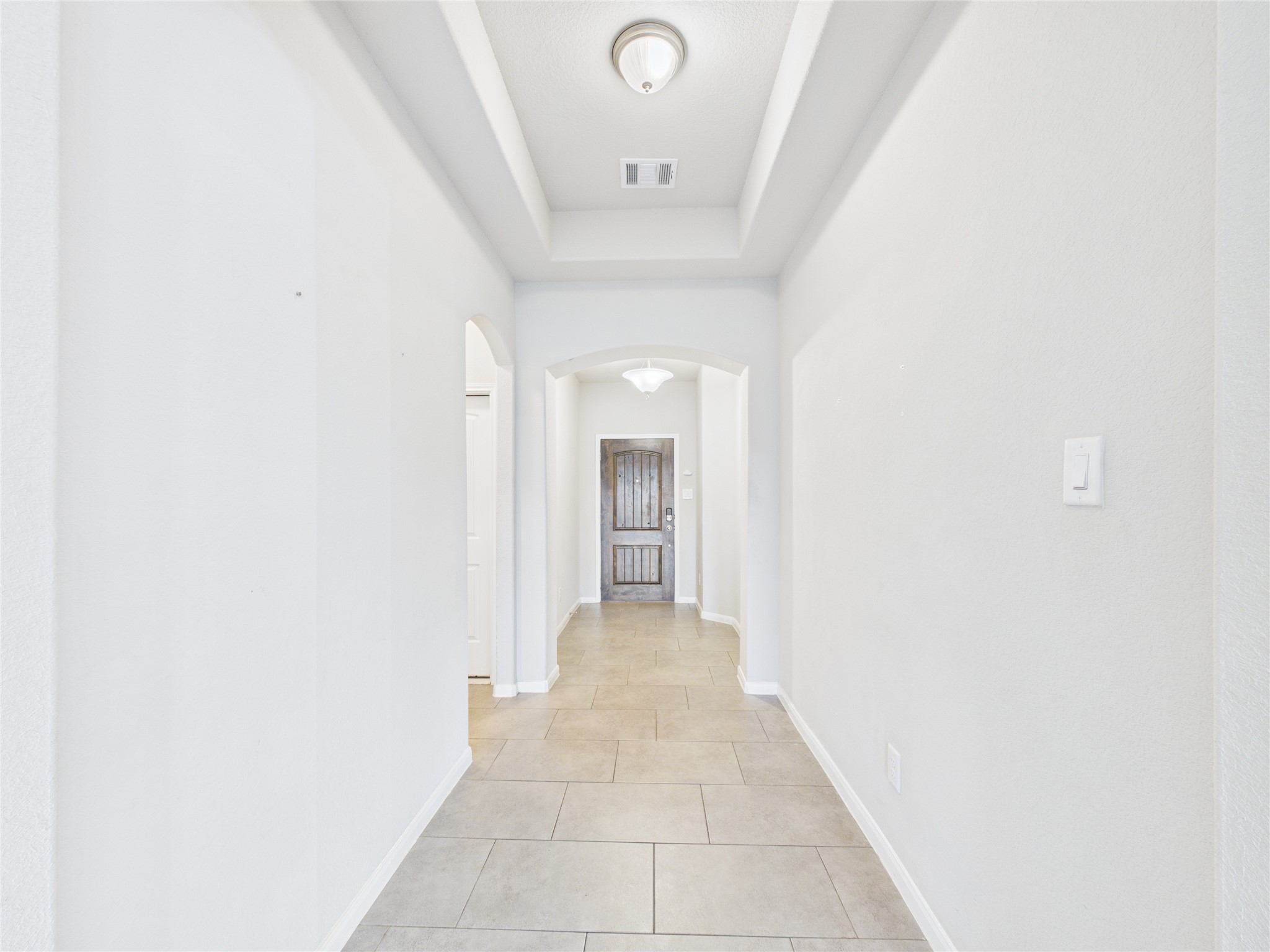 721 Rim Water Drive Alvin, TX 77511 - Photo 16 of 40 a view of a hallway