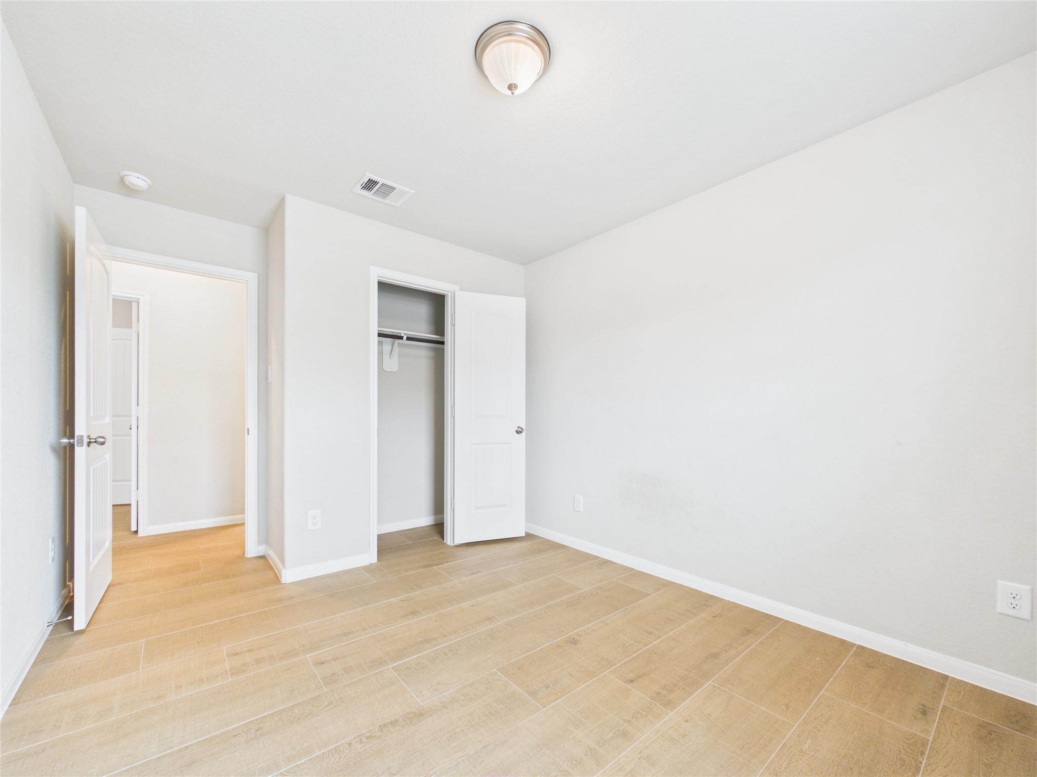 721 Rim Water Drive Alvin, TX 77511 - Photo 26 of 40 a view of an empty room