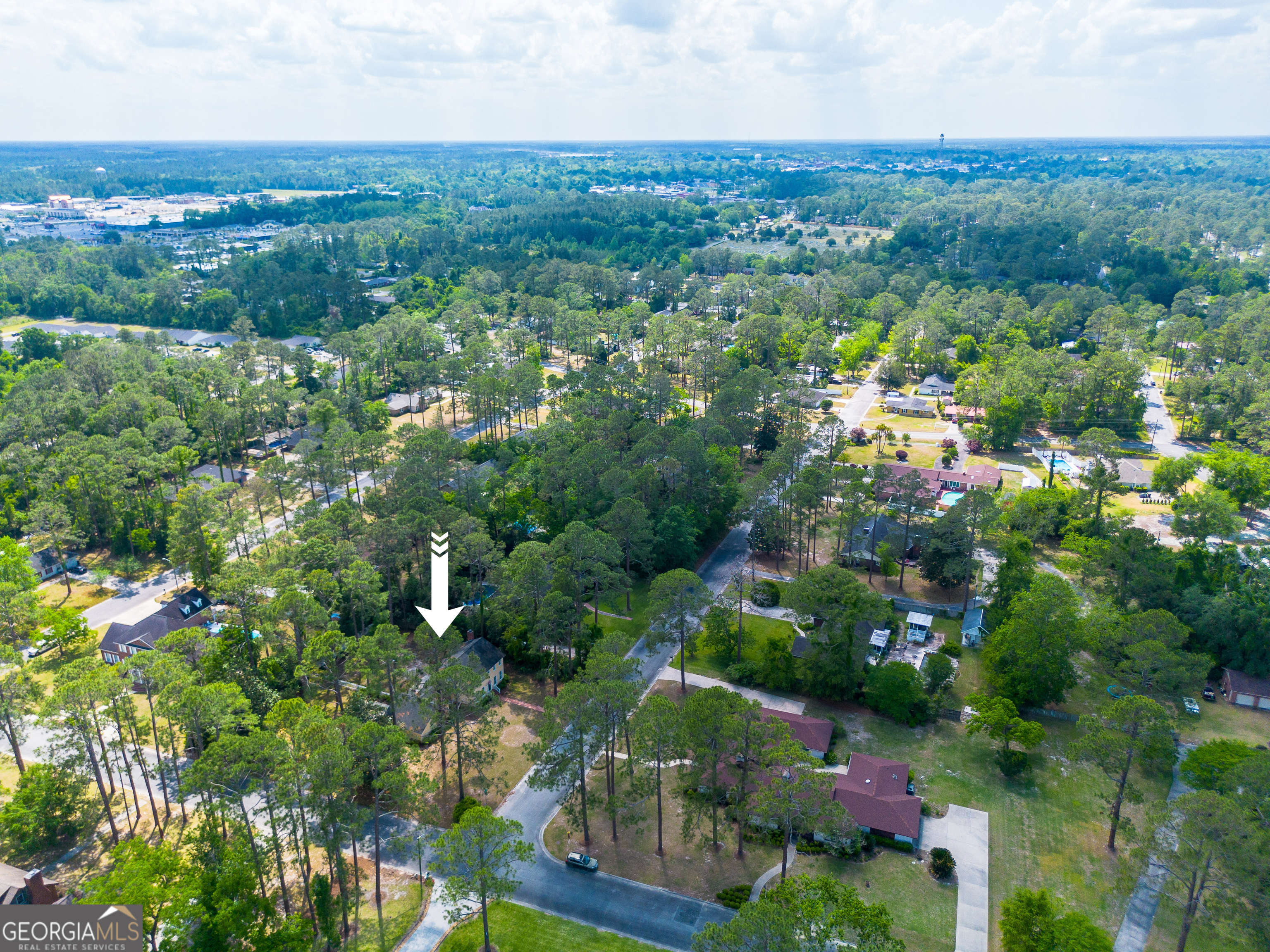 1312 Atlantic Avenue Waycross, GA 31501 - Photo 33 of 34 an aerial view of multiple house