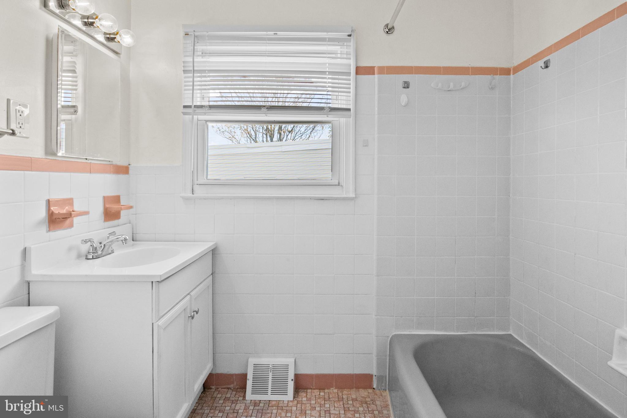2850 Sebring Road Philadelphia, PA 19152 - Photo 16 of 23 Gallery Image 16