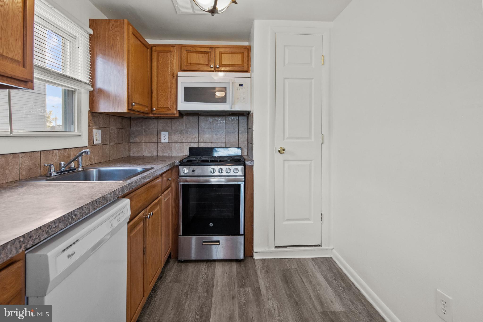 2850 Sebring Road Philadelphia, PA 19152 - Photo 5 of 23 Gallery Image 5