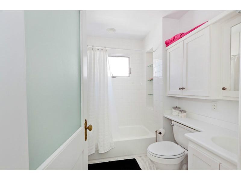 26 Exeter Street Portland, ME 04102 - Photo 23 of 33 Bathroom.