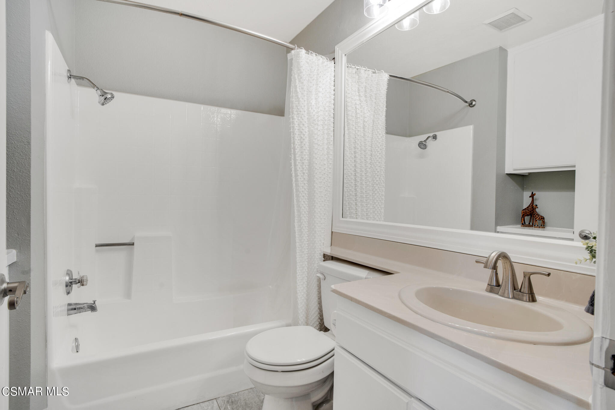 5375 Huntley Street, Unit 72 Simi Valley, CA 93063 - Photo 23 of 34 5375 Huntley St UNIT 72 - HsHProd-33