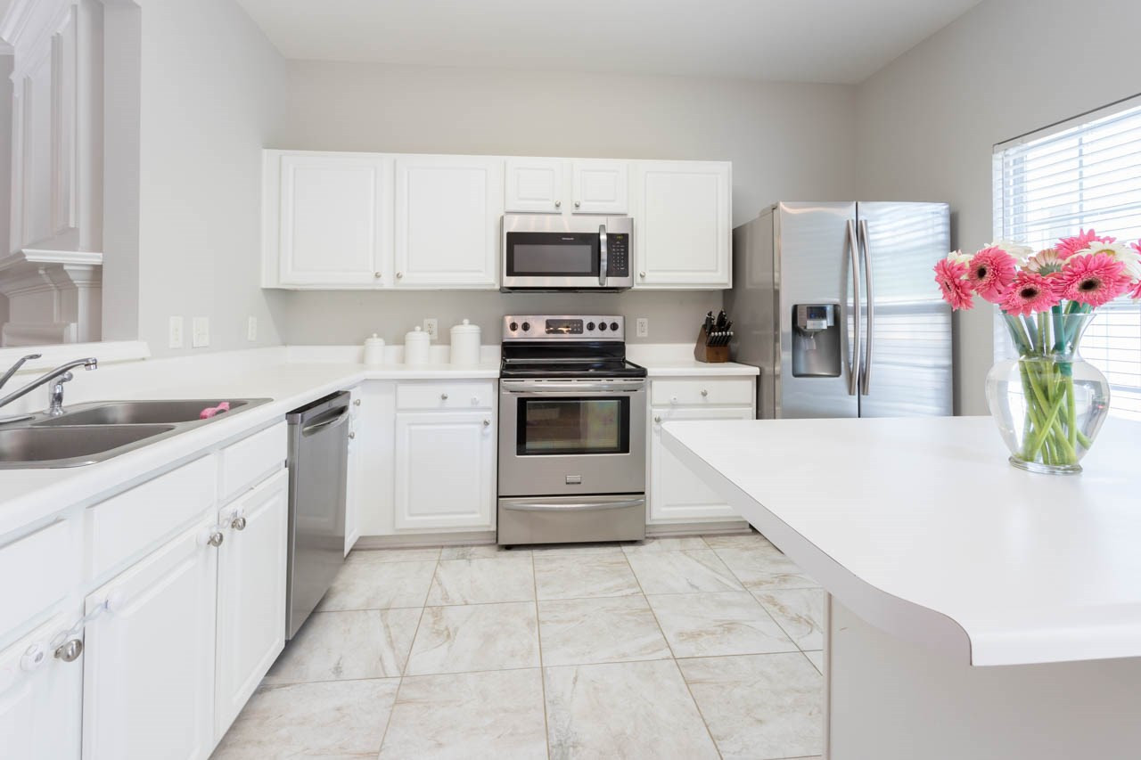 4317 Vienna Crest Drive Raleigh, NC 27613 - Photo 8 of 17 Kitchen