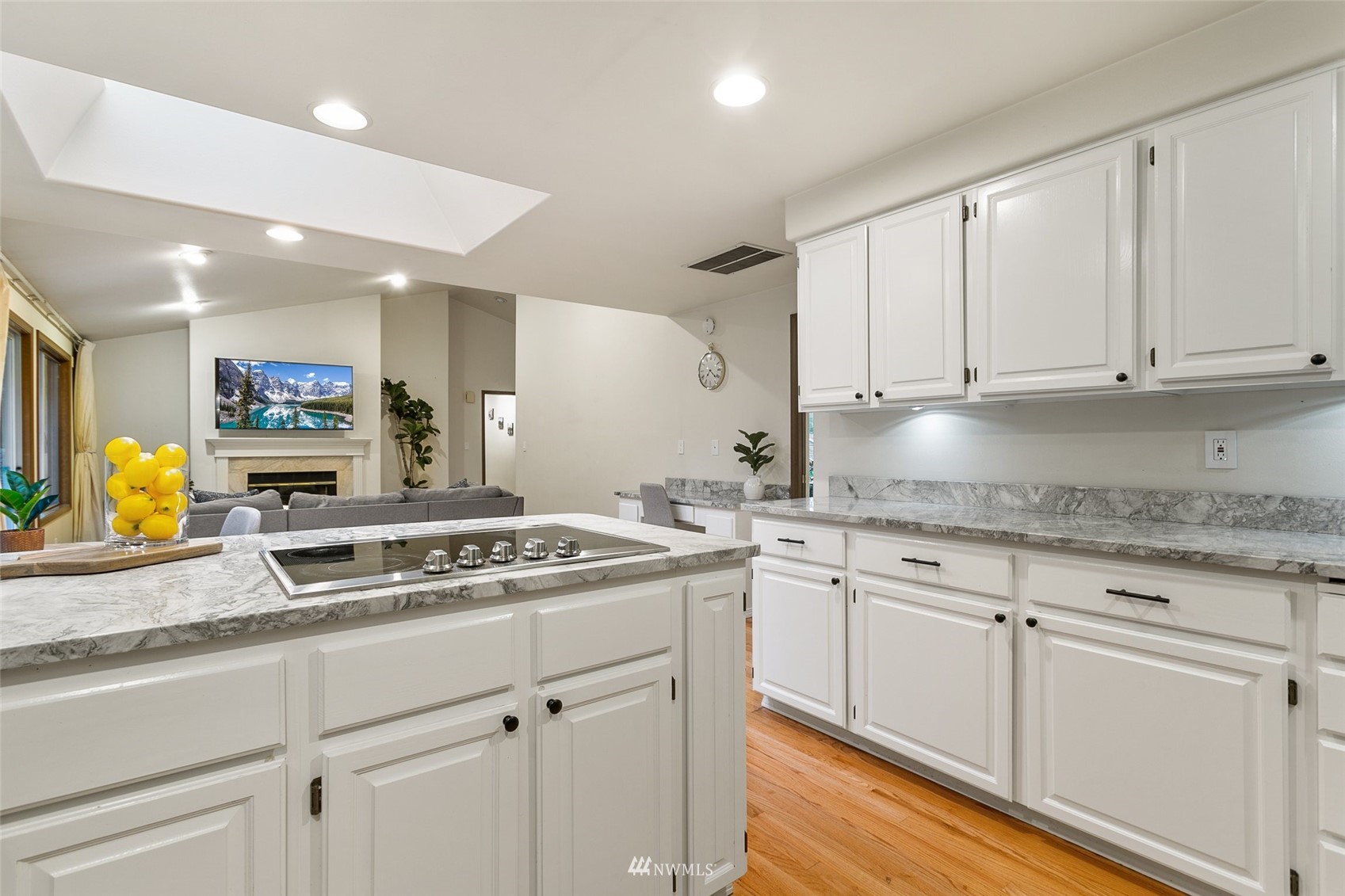 9008 Northeast 151st Street Bothell, WA 98011 - Photo 11 of 36 Gallery Image 11
