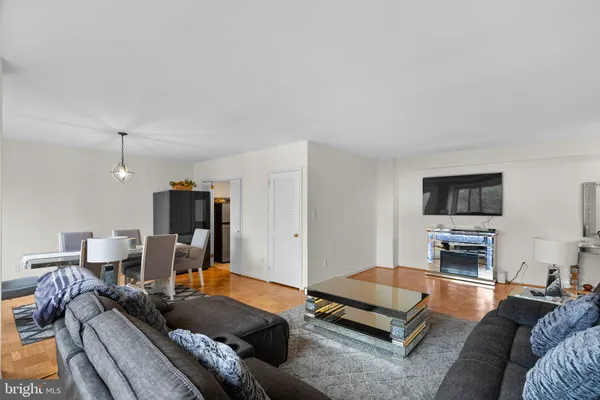 $3,100 | 4301 Massachusetts Avenue Northwest, Unit 7002, Washington, DC 20016