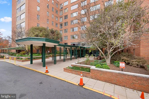 $3,100 | 4301 Massachusetts Avenue Northwest, Unit 7002, Washington, DC 20016