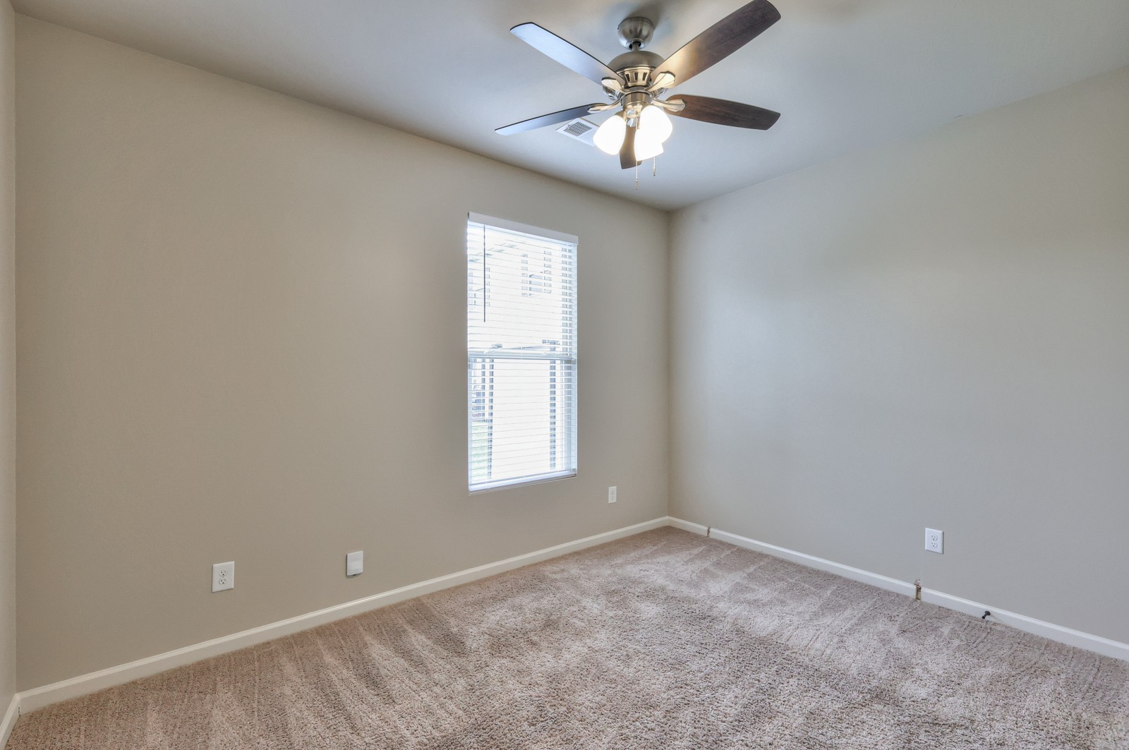 911 Brigade Loop Murfreesboro, TN 37128 - Photo 14 of 29 an empty room with a window and a fan