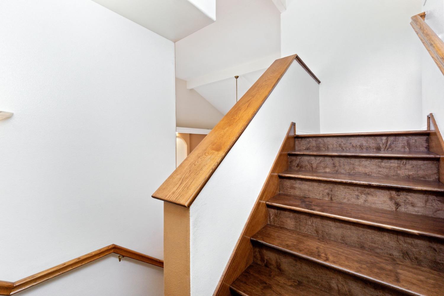 3089 Express Court Madera, CA 93637 - Photo 22 of 39 a view of entryway