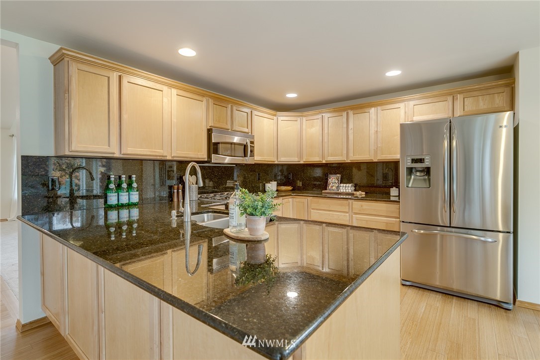 6126 Southeast 2nd Lane Renton, WA 98059 - Photo 9 of 29 Gallery Image 9