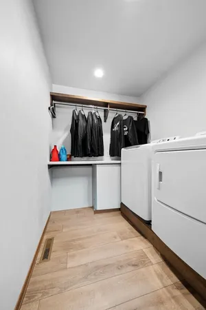 $619,900 | 1104 Bay Mist Drive, Green Bay, WI 54311