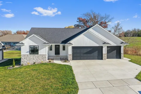 $619,900 | 1104 Bay Mist Drive, Green Bay, WI 54311