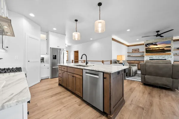 $619,900 | 1104 Bay Mist Drive, Green Bay, WI 54311